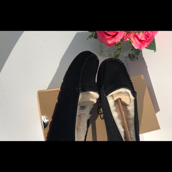 UGG Scallop Moc - Picture 10 of 11